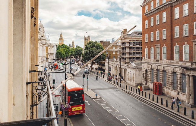 2 Bed Apartment Right on Trafalgar Square - Photo 46