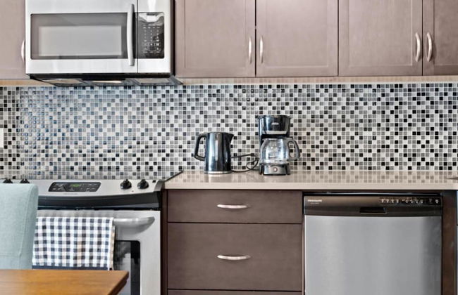 Modern Calgary Apartments - Calgary 1320 1St SE 1503 P4 2Bd 2bath - Photo 12