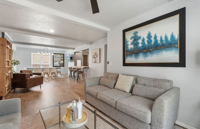 Spacious Retreat 8 Bedroom River - Photo 10