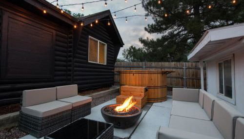 The Yellow Door Denver - Mid Century Design & Comfort - Foto 5