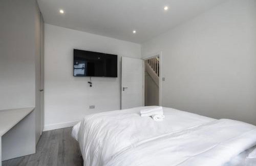 Modern home with driveway parking for 2 vehicles, near Tottenham Hotspur Stadium, White Hart Lane Train Station - Foto 18