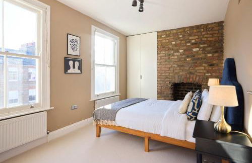 Behind the Blue Wall - Foto 6