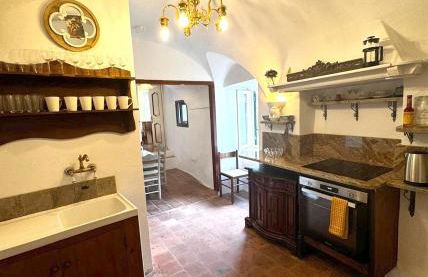 Principessa Grace Apartment Isolabona Italy Sleeps 3 - Foto 1