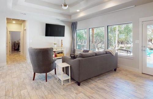 Tanglewood Retreat | Updated house in Spring Branch with a large yard - Foto 7