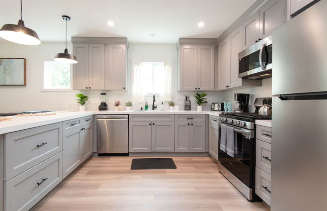 Epic House Near Griffith Observatory - Photo 18