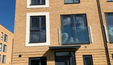 Spacious Entire 4 Bed House With 2 Free Parking Bays Early Check-in Late Check- Out Allowed - Foto 2