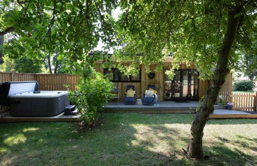 Luxury Chestnut Lodge with Hot Tub and Games Room - Foto 35