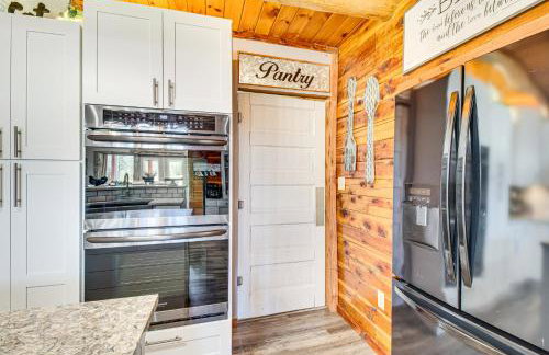 Expansive Mountain Home Rental with Yard and Fire Pit! - Foto 9