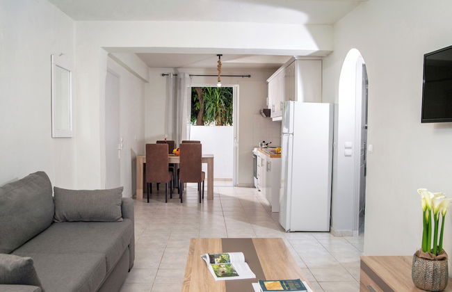 Stork Holiday Apartments - Garden & Sea View - Photo 16