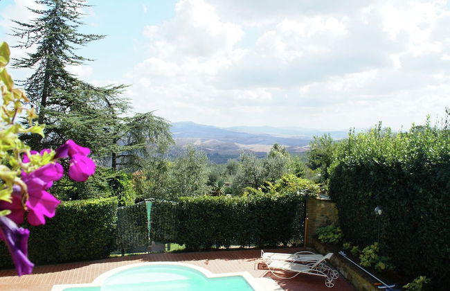 Holiday Home in Town Center with Pool, Garden, Hot Tub - Foto 16