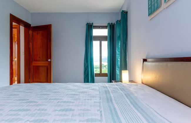 2-Bedroom Condo with Ocean View and Pool - Photo 7