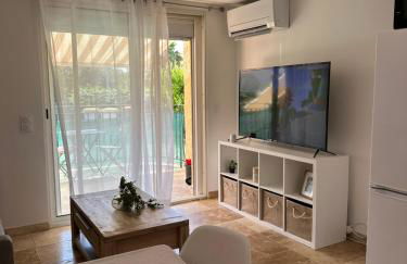 LE TERRACOTTA COTE D'AZUR - Proche PLAGE - Terrasse & Confort - CLIM - Parking et Wifi Gratuit- OFFRE SPECIALE - Foto 10