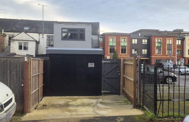 Town Centre Modern 1 Bed Self-contained Apartment - Foto 13