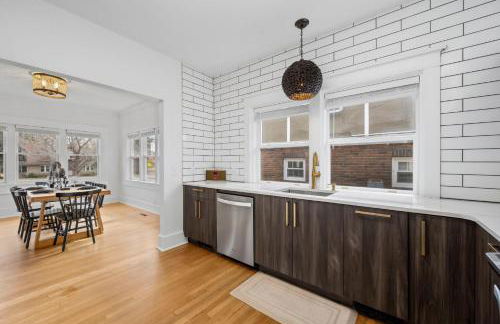 Campus Corner Retreat Two King Beds and Dog Friendly - Foto 11