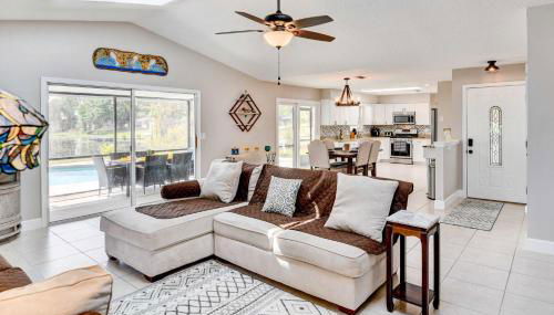 Screened Porch Waterfront Home in Deltona! - Foto 3