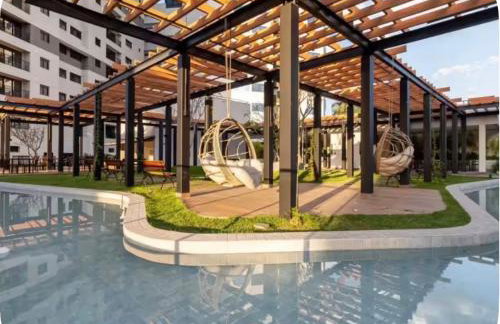Lindo flat em prédio luxuoso - Excelente localização - Foto 21