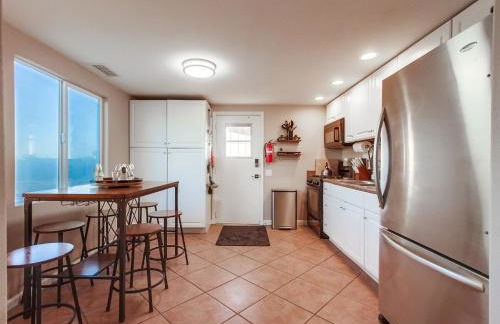 Home to enjoy the beach with ocean view - Photo 35