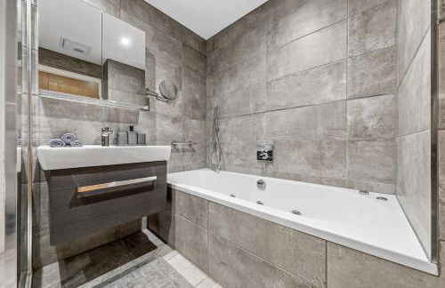 Modern 2 Bed with Balcony & London Eye Views - Foto 29