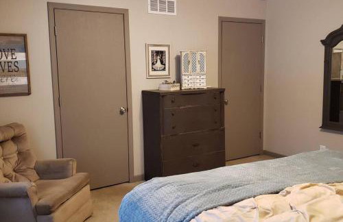 4 Bedroom/2 Bath Home 20 Acres of Woods - Hot Tub - Foto 3