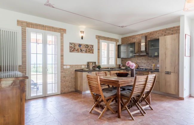 JOIVY Superb Villa For 7 W/Backyard And Bbq Area In Vaccarezza - Foto 20