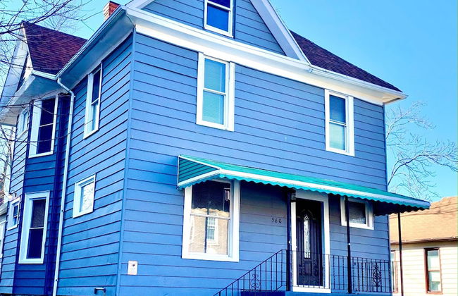 The Eastside Manor - Private Yard & Parking, Near Falls & Casino by Niagara Hospitality - Photo 24