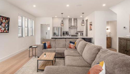 Modern Luxury 4BR 3 5BA Oasis in Historic Old Town East PD - Foto 3