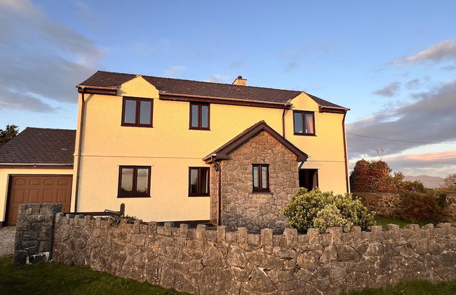 Detached Farmhouse 4 Bed/sleeps 9, Mountain Views! - Photo 22