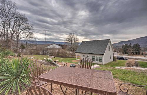 Scenic Mtn Retreat with Wooded Backyard and Fire Pit! - Foto 28