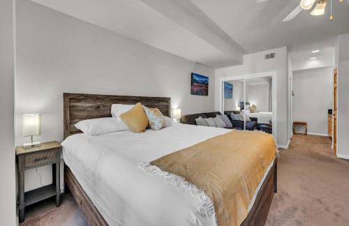 2BDR Condo - Three Minutes to Olympic Valley! - Foto 17