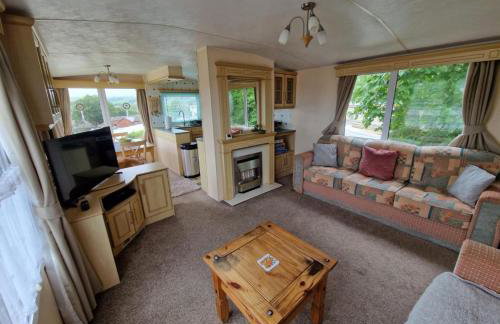 2 Bed Caravan - Sleeps 6 - Pets - Pool - Parking - Foto 26