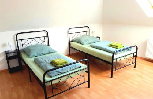 Seyfarthrooms - Großröhrsdorf 2 - zentrale Lage, stilvolle Einrichtung, Blick in den Garten - Foto 4