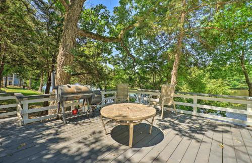 Waterfront Cottage in Fort Towson with 2 Decks! - Foto 21