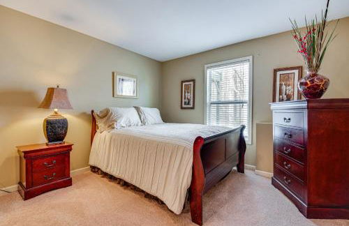 Pool Table and Patio Cozy Lawrenceville Apt - Foto 14