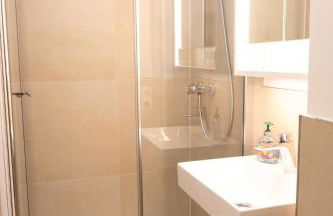 New central 2-3 room apartments with parking near train station & casino - Foto 36