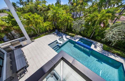 LVS Villa Blanco 5BR Coastal Oasis with Rooftop Sunset Deck Heated Pool Spa & Walk-to-Beach Access - Foto 33