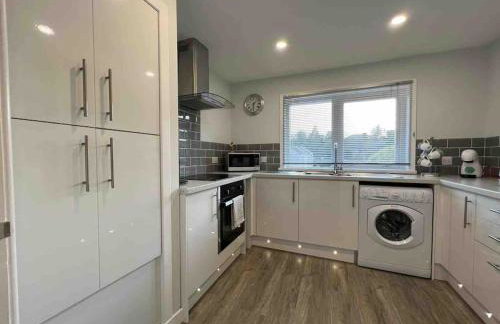 Modern 2 Bed Apartment - Foto 10