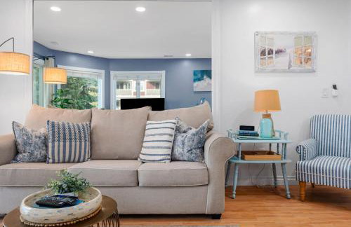 Beach Bliss 211 Balcony Water Views Beach Downtown - Photo 10