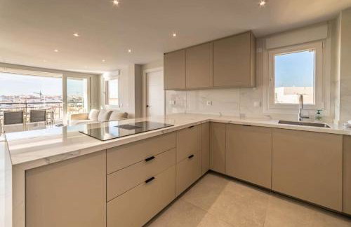 Frontline Apartment Sea Views - Pool - Center - Foto 10