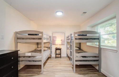 Stunning Modern Dream Home w Pool Grill Foosball - Foto 29