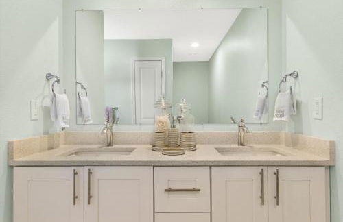 BRAND NEW Rental with Luxury Pool - Villa Rosalie - Roelens Vacations - Foto 14