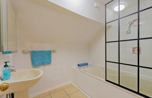 2 Bed in Cemmaes 93078 - Photo 18