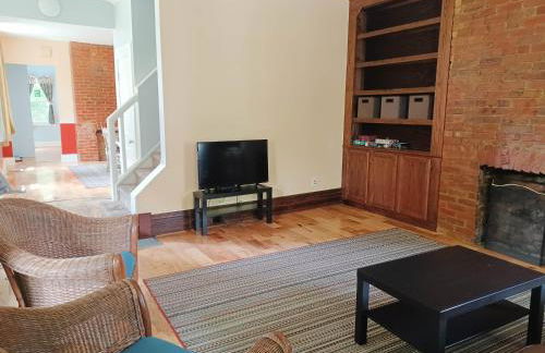 Huge 2 Bedroom House in the Heart of Northside! - Foto 8