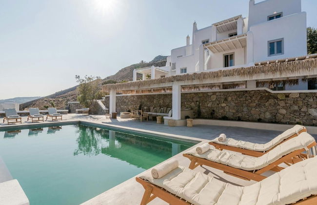 Stunning Villa With Modern Decor - Foto 24