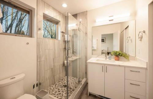 Brand New 3B2B Designer Home near SeaTac - Foto 5