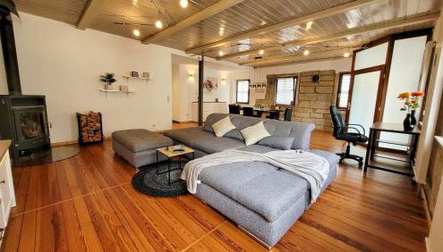 Gemütliches Altbau-Loft mit Kamin und Parkplatz - Foto 2