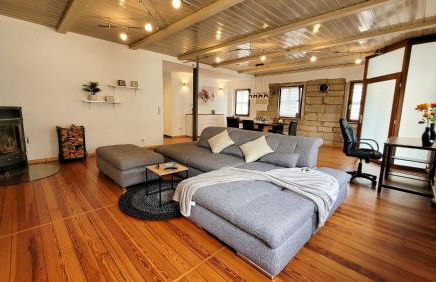 Gemütliches Altbau-Loft mit Kamin und Parkplatz - Foto 2