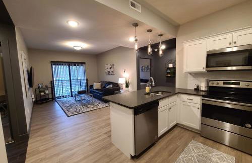 520 Neil Luxury 2 Bedroom - Foto 3