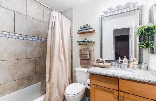 Cozy 3BR Home Escape, Modern & Serene - Foto 18