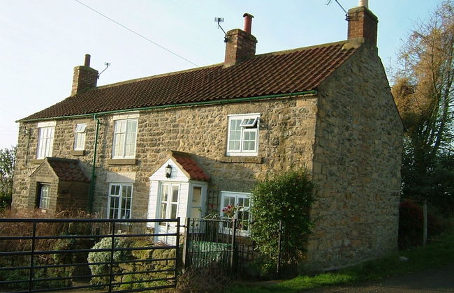 Cottage Sleeps3-fireplace-balcony-garden-mountain - Photo 20