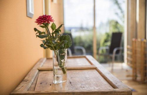 Ferienhaus Dornstetten: Sonniges Design Haus: Kamin, Sauna, Hot Pot, Zaun - Foto 90